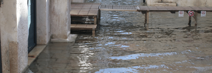 How to Prevent Winter Flooding From Frozen Pipes
